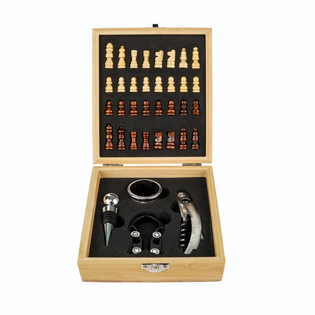 Set de Vino con Juego de Ajedrez 5 Piezas en Caja de Madera